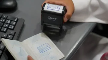 معرض الصقور والصيد السعودي 2025 يتزين بختم خاص من وزارة الداخلية